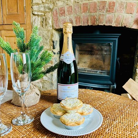 Cotswold Home Over 4 Floors - Perfect For Families Friends Contractors 奇平诺顿 外观 照片