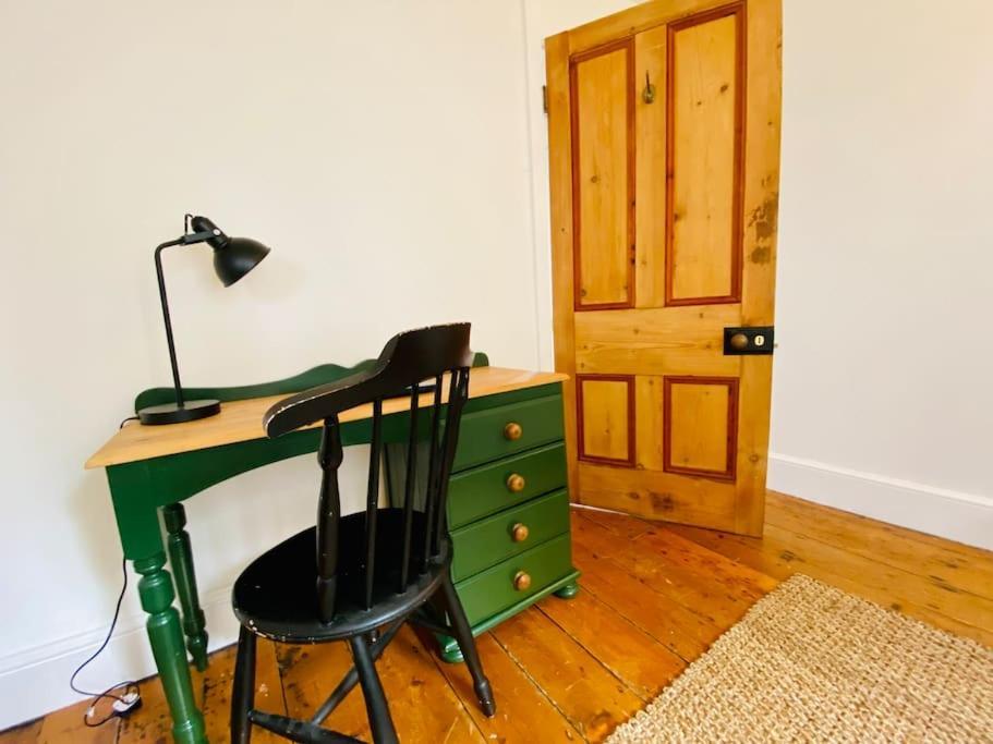 Cotswold Home Over 4 Floors - Perfect For Families Friends Contractors 奇平诺顿 外观 照片