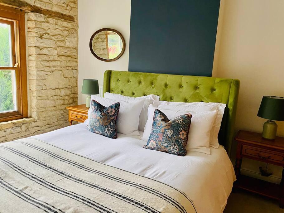 Cotswold Home Over 4 Floors - Perfect For Families Friends Contractors 奇平诺顿 外观 照片
