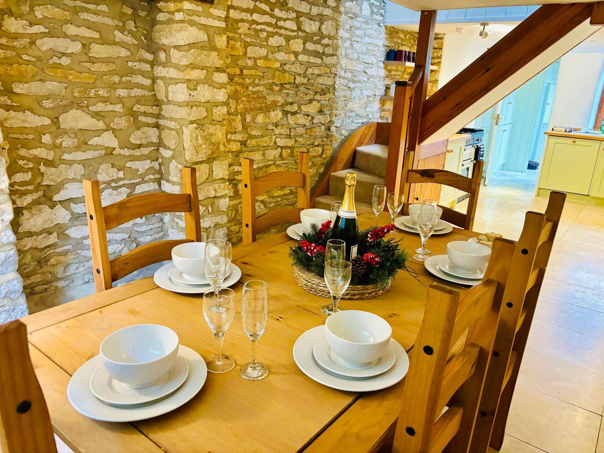 Cotswold Home Over 4 Floors - Perfect For Families Friends Contractors 奇平诺顿 外观 照片