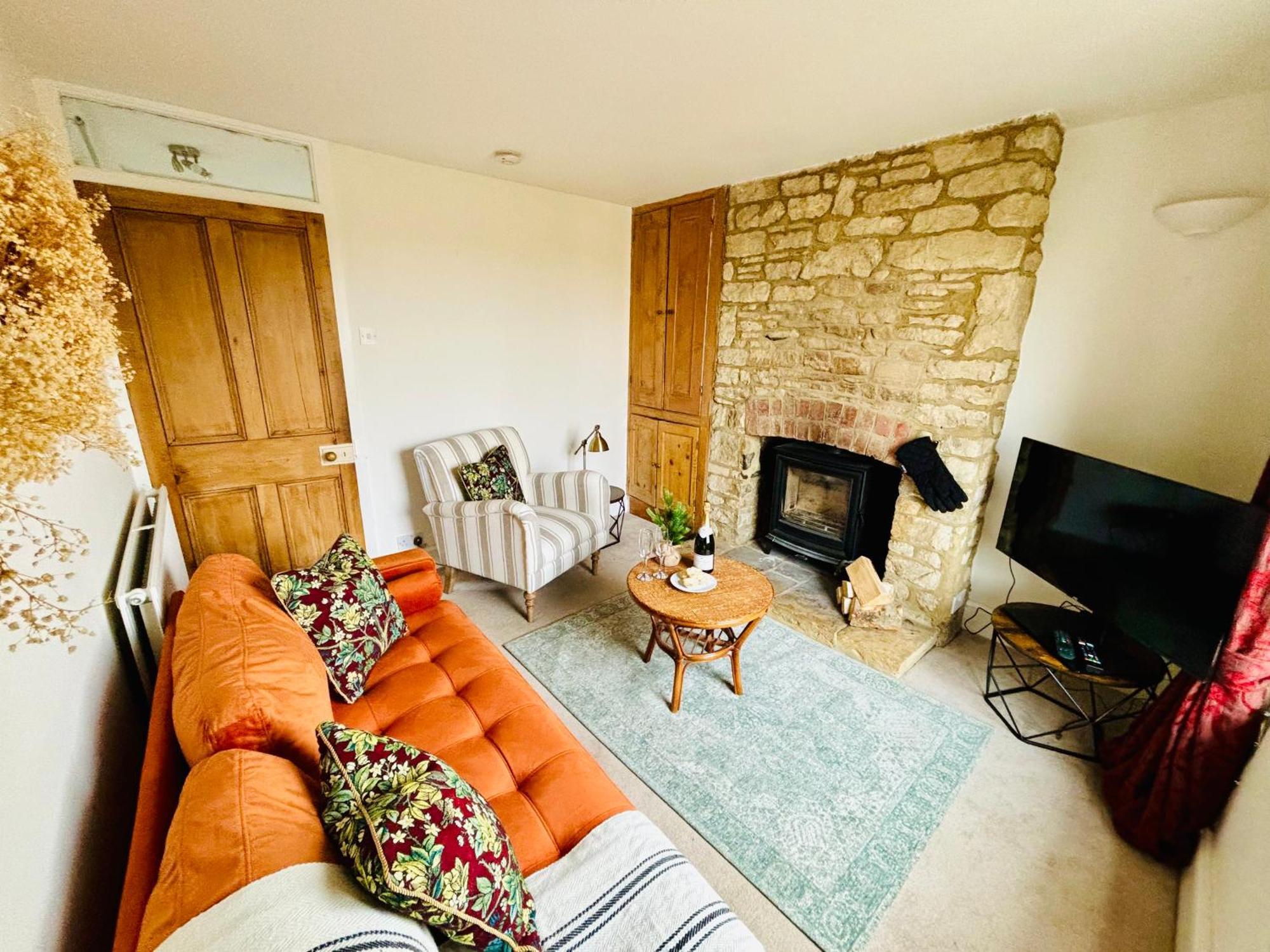 Cotswold Home Over 4 Floors - Perfect For Families Friends Contractors 奇平诺顿 外观 照片